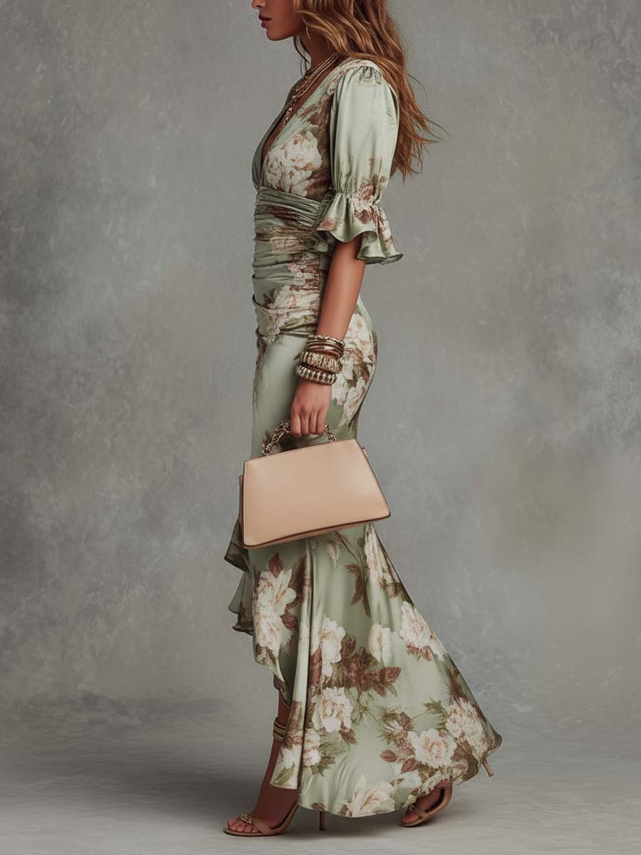 Anne | Abito lungo asimmetrico in satin verde con scollatura a V, maniche a sbuffo e stampa floreale