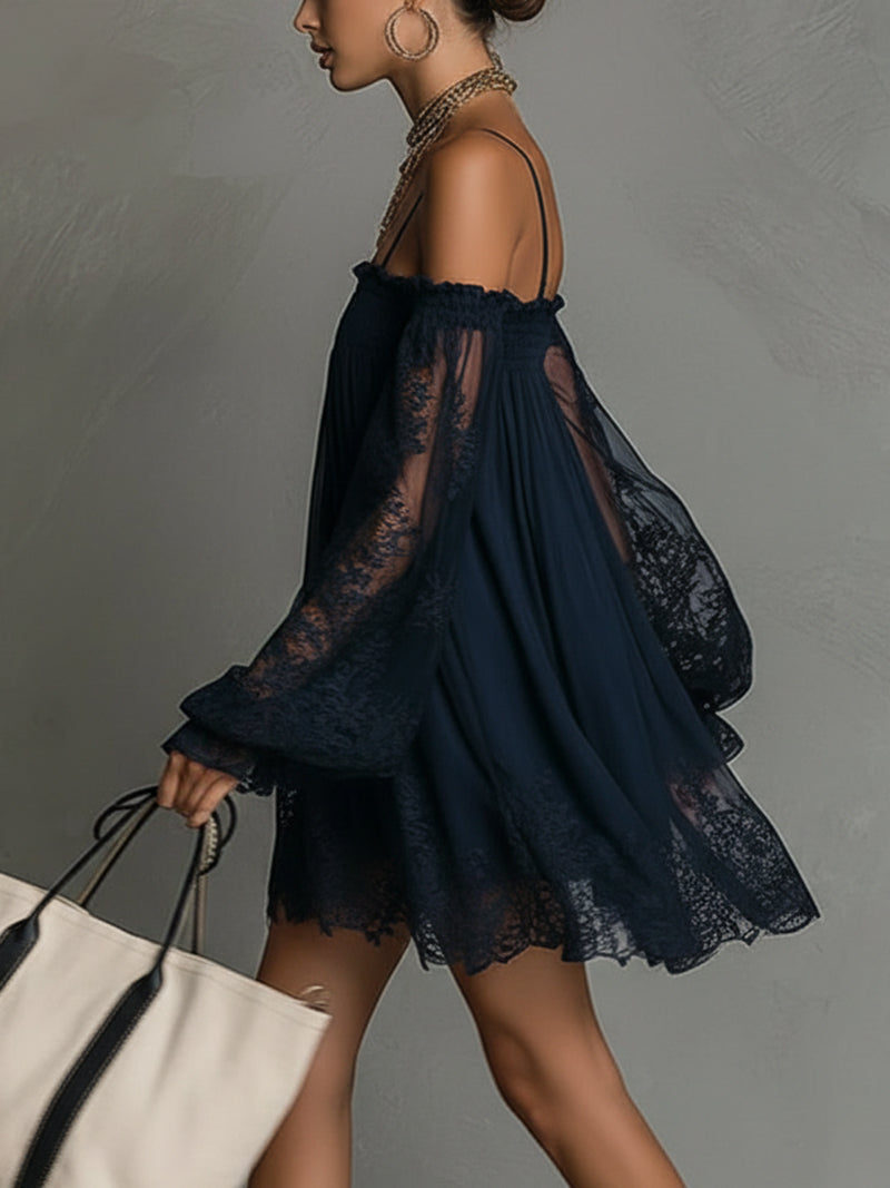 Noémie | Abito corto in chiffon blu navy con spalle scoperte e finiture in pizzo